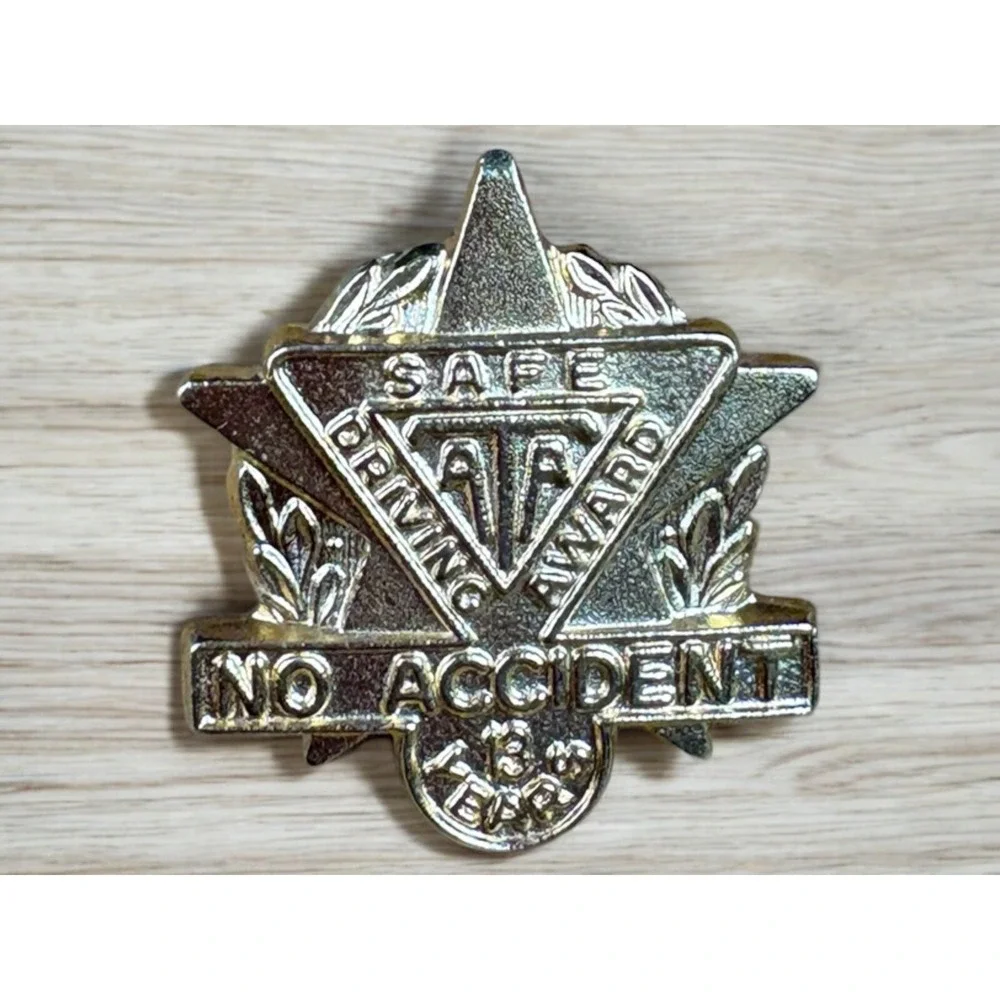 ATA American Trucking Association 13 Years Safe Driving No Accident Award‎ Pin
